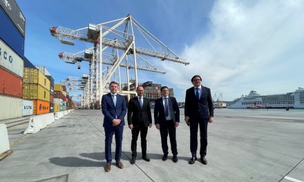 Porto di Capodistria: «In arrivo nuove attrezzature». Intanto Fiume propone una collaborazione