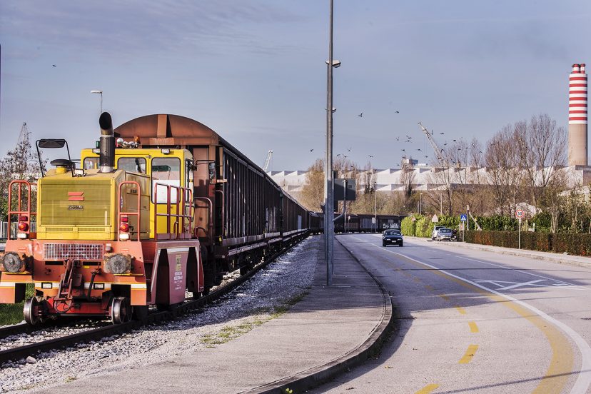 Camere di Commercio Fvg suonano allarme per infrastrutture<h2 class='anw-subtitle'>Presentato il Libro Bianco realizzato da Uniontrasporti per stimolare governi centrali e locali su opere indifferibili</h2>