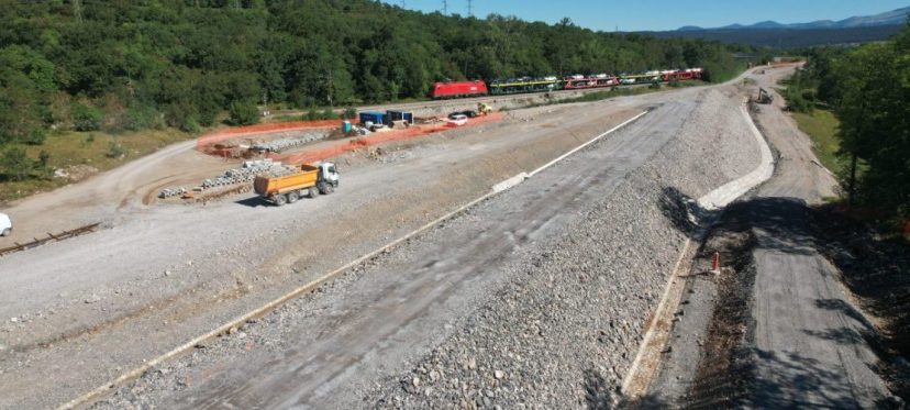 Raddoppio ferroviario Capodistria-Divaccia: lavori a rischio per la siccità<h2 class='anw-subtitle'>Proseguono intanto gli scavi dei tunnel, che hanno raggiunto i 7 chilometri</h2>