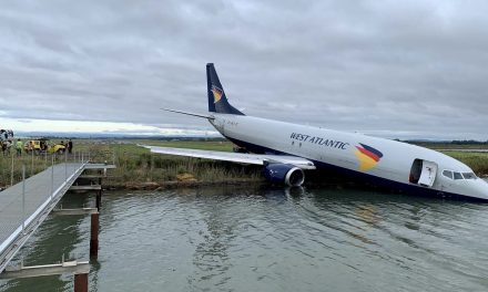 Aereo cargo esce di pista, chiuso scalo di Montpellier<h2 class='anw-subtitle'>Nessun ferito ma tragedia sfiorata nell'aeroporto del Sud della Francia dopo che ieri un Boeing 737 è finito in un laghetto ai limiti della pista</h2>