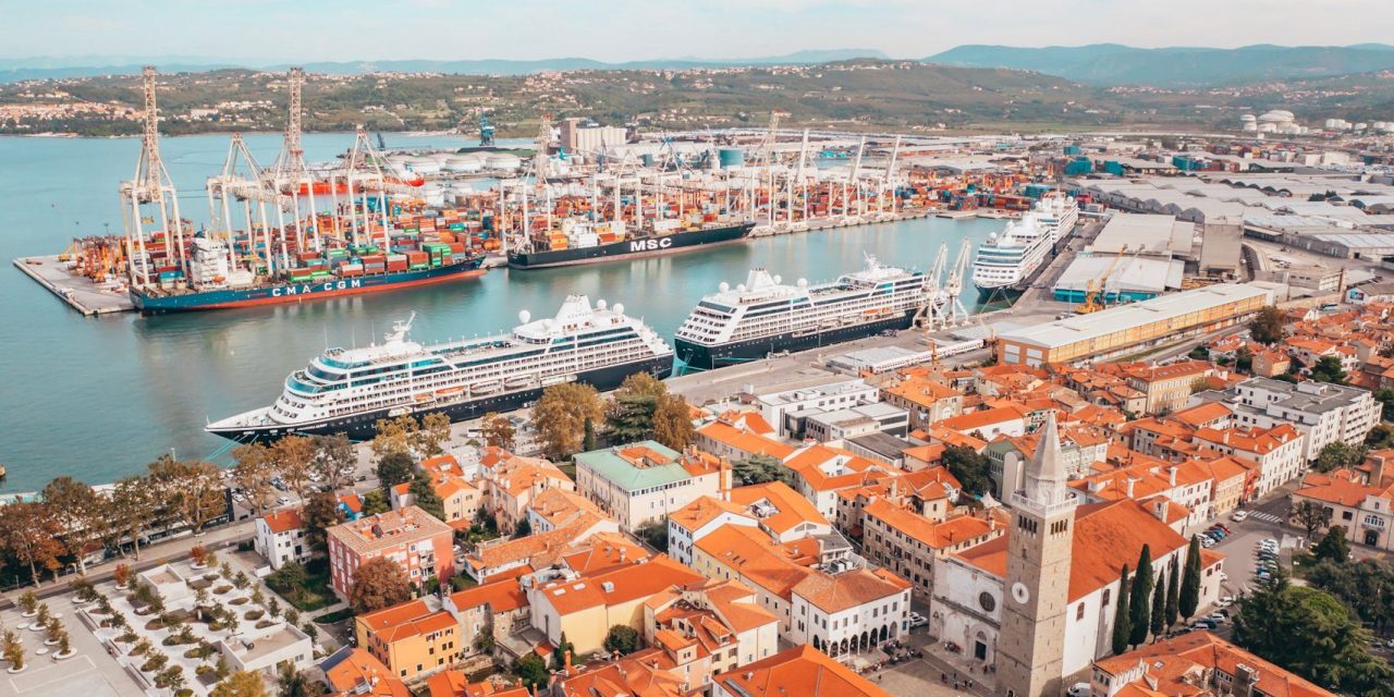 Porto di Capodistria, 4 navi da crociera sulla stessa banchina<h2 class='anw-subtitle'>Piccolo record per lo scalo sloveno, che si appresta a chiudere la stagione con 65 toccate e 80mila passeggeri</h2>