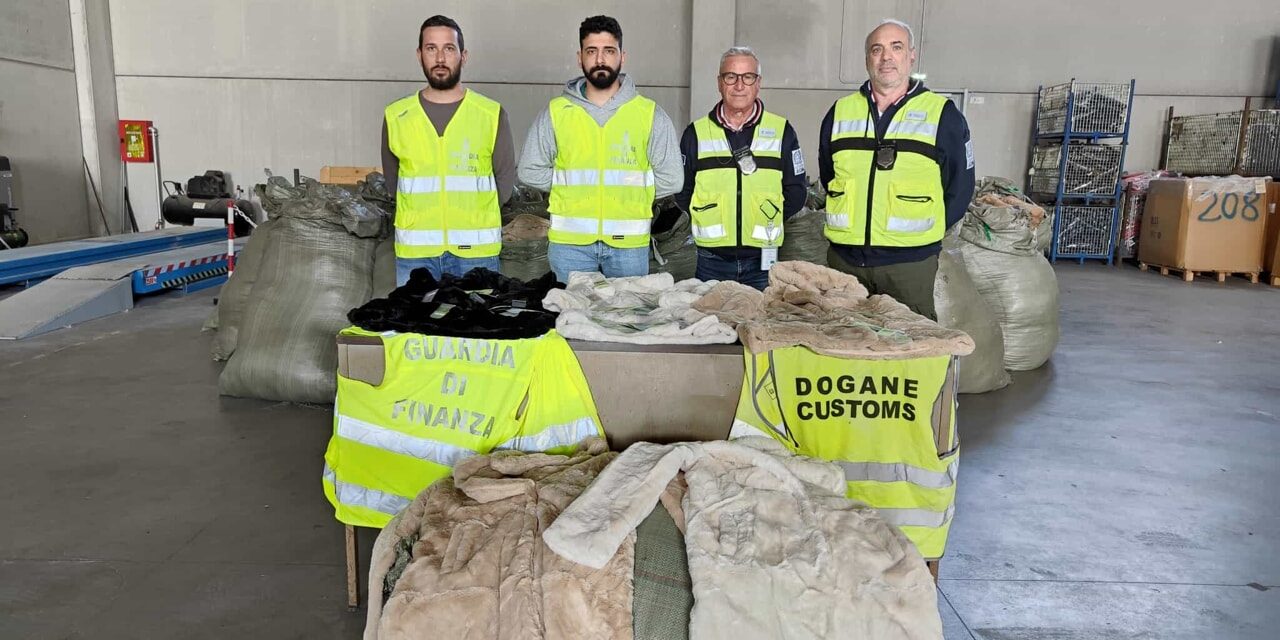 Sequestrati 51mila capi d’abbigliamento a Porto Marghera<h2 class='anw-subtitle'>L'Agenzia Dogane e Monopoli ha scoperto 40 colli contenenti prodotti con “fallace indicazione d'origine”</h2>