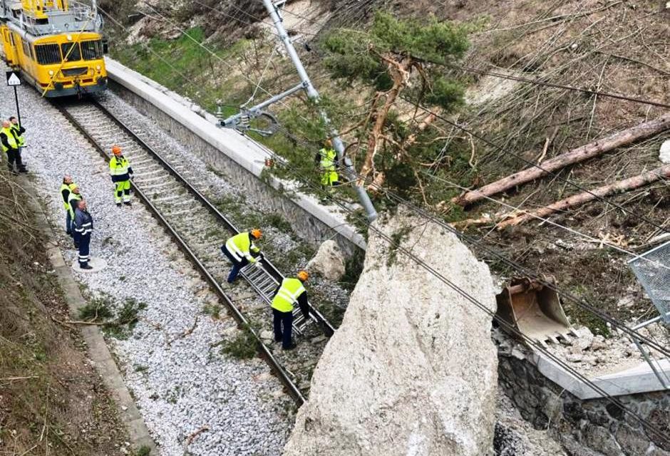 Ferrovie Slovenia: frana e interruzioni programmate rallentano i traffici merci<h2 class='anw-subtitle'>Anche il porto di Capodistria subirà le conseguenze delle chiusure, ad iniziare da questi giorni e fino a maggio</h2>