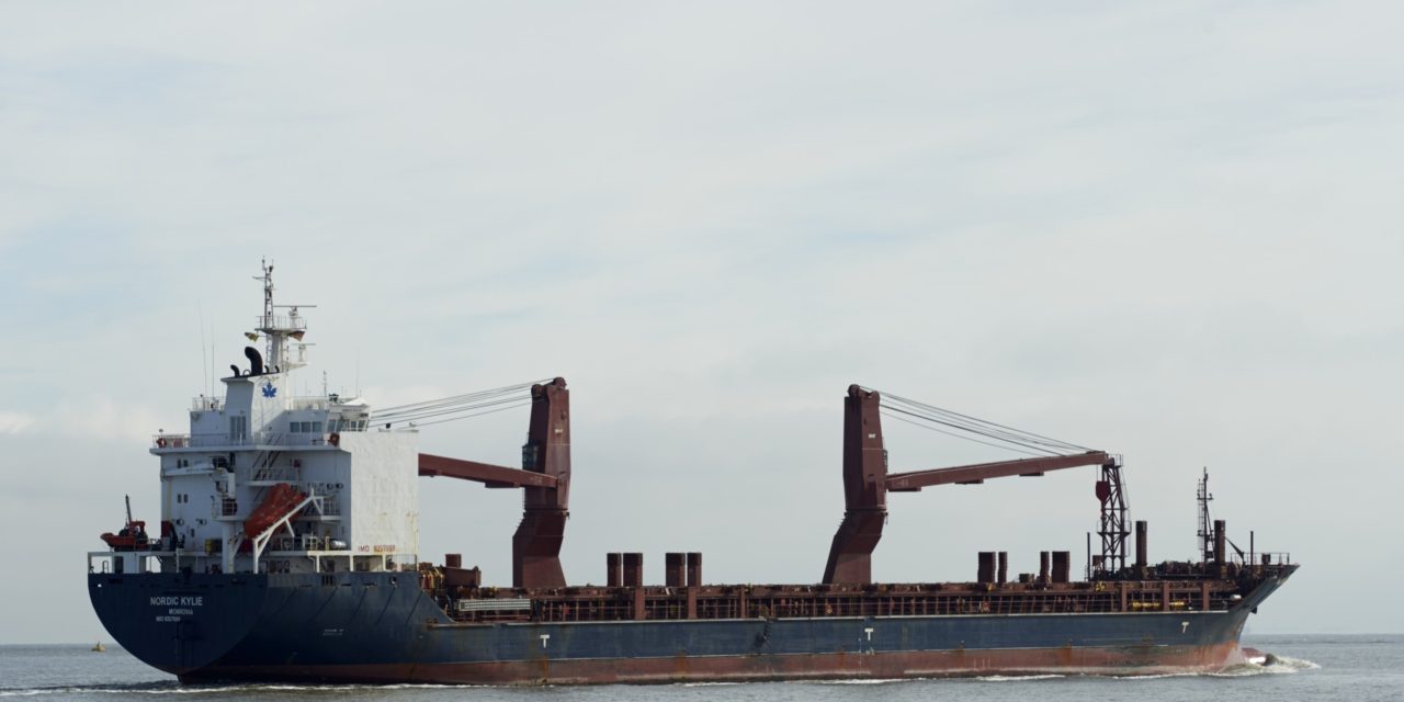 Porto di Venezia, nave si incaglia in Canale Malamocco-Marghera<h2 class='anw-subtitle'>La portarinfuse, diretta in Israele, si è liberata dopo un guasto al timone: nessun ferito e danni limitati</h2>