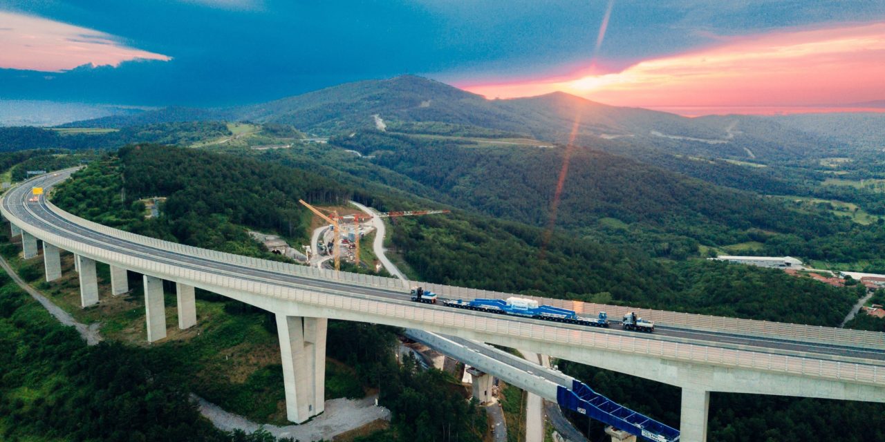 Project cargo da record per il porto di Capodistria<h2 class='anw-subtitle'>Trasporto effettuato nel weekend lungo l'autostrada che collega Lubiana alla costa slovena</h2>