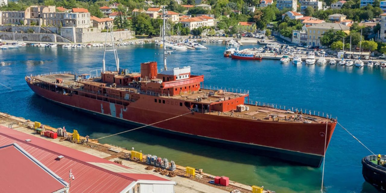 Lo yacht di Tito in cantiere a Fiume sarà set del nuovo film di Salvatores<h2 class='anw-subtitle'>Il ponte della nave – di proprietà della città croata - sarà il fulcro del futuro museo: lavori di restauro quasi ultimati</h2>