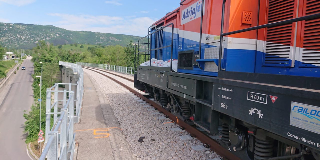 Porto di Trieste, attivo il raccordo ferroviario con FreeEste<h2 class='anw-subtitle'>L'area industriale con magazzini e lo stabilimento BAT (che domani inaugura il centro innovazione) collegati alla rete nazionale</h2>