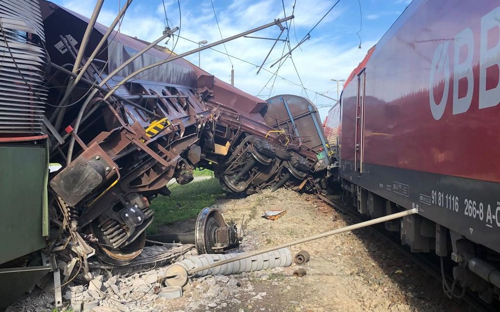 Un altro incidente ferroviario a Villaco (Austria)<h2 class='anw-subtitle'>Scontro fra due treni nella nottata di giovedì, traffico bloccato all'interno della stazione ma niente feriti</h2>