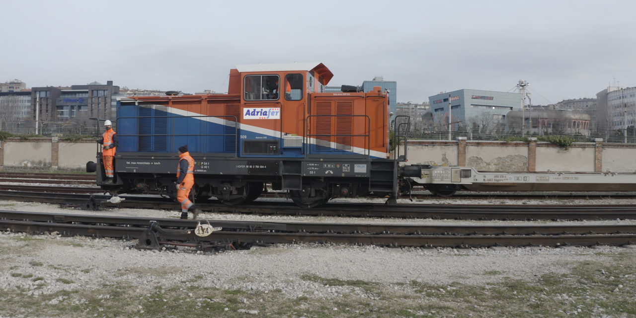 Porti di Trieste e Monfalcone: Adriafer supererà i 10mila treni nel 2023<h2 class='anw-subtitle'>La Regione Fvg stanzierà i fondi necessari all'acquisto di locomotori con minor impatto ambientale</h2>