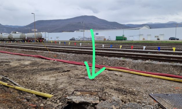 Tre ordigni alla stazione ferroviaria di Nova Gorica (Slovenia)