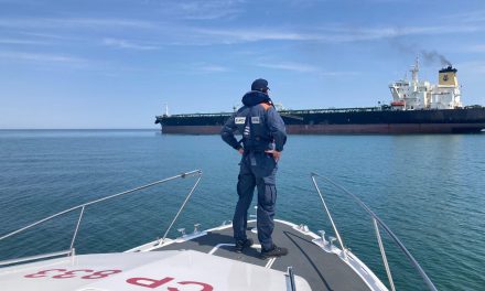 Venezia, Guardia costiera soccorre marittimo su nave in rada<h2 class='anw-subtitle'>Coordinato l’intervento della motovedetta SAR CP 833 con a bordo personale medico del 118</h2>