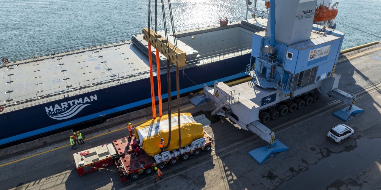 A Monfalcone un pezzo del reattore nucleare di ITER<h2 class='anw-subtitle'>Il manufatto di Walter Tosto è stato sbarcato da Compagnia portuale (Fhp)</h2>