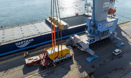 A Monfalcone un pezzo del reattore nucleare di ITER<h2 class='anw-subtitle'>Il manufatto di Walter Tosto è stato sbarcato da Compagnia portuale (Fhp)</h2>