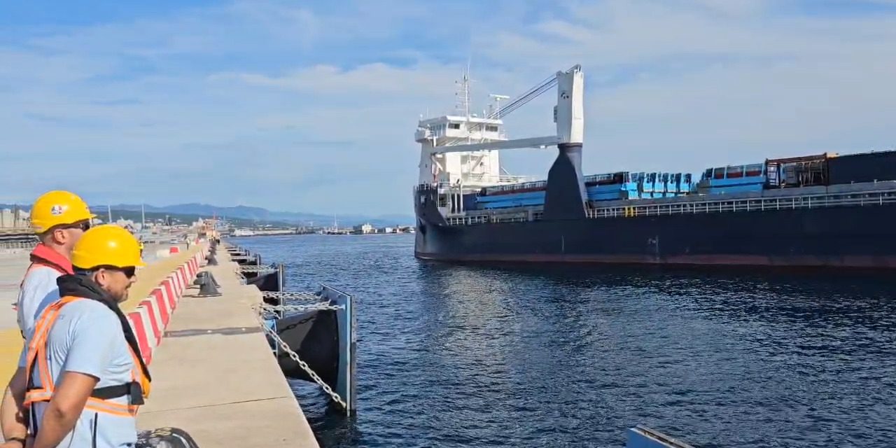 Porto di Fiume, prime gru al nuovo terminal container<h2 class='anw-subtitle'>Sbarcate nei giorni scorsi sulla banchina del Rijeka Gateway (A. P. Moeller Maersk)</h2>